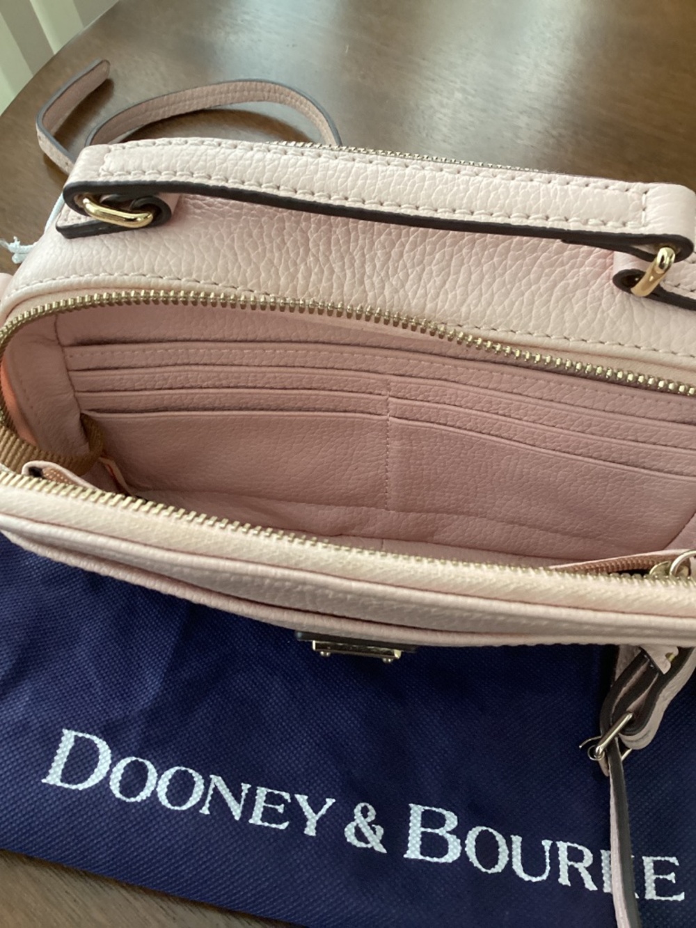 Dooney and Bourke pale pink Belvedere Ambler purse - Picture 5 of 10